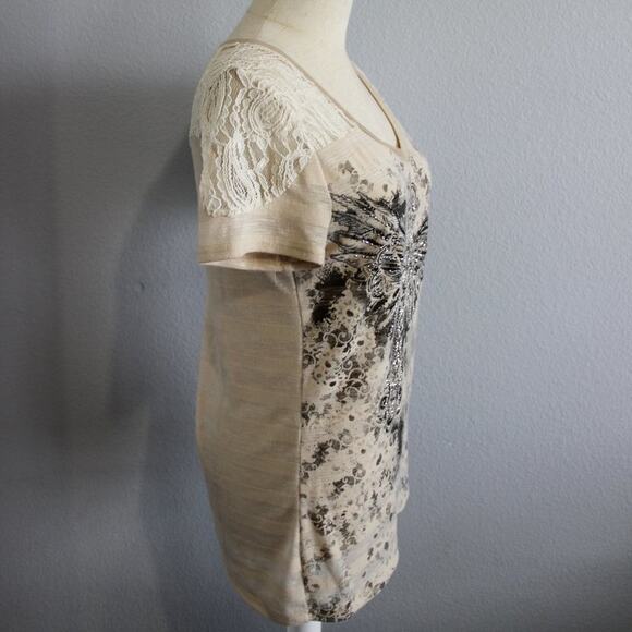 Vintage Lace Shoulder Short Sleeve Graphic Tee Size M - Picture 3 of 5